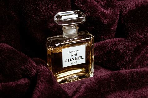 Profumo iconico: quello che non sapevi sulla storia di Chanel Nº 5